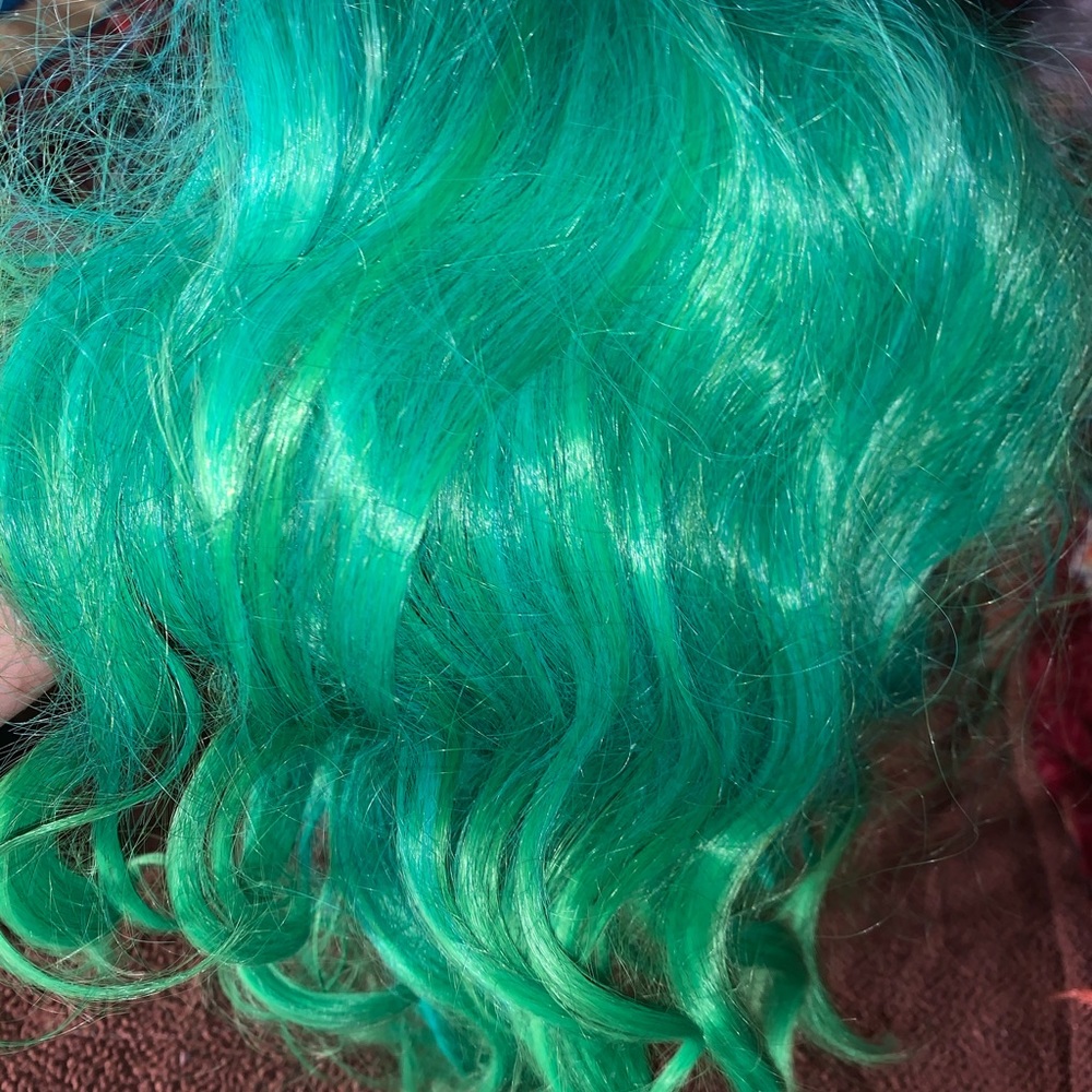 Wigs - Picture 3 of 5